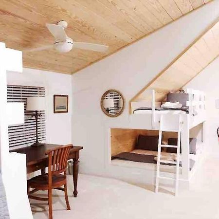 Liz Lane Cottage- Entire Guesthouse Чарлстън Екстериор снимка