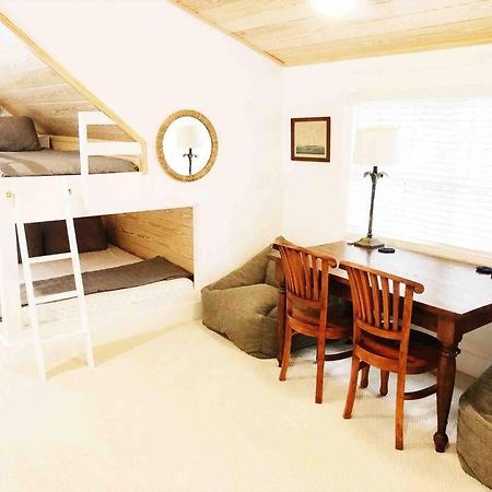 Liz Lane Cottage- Entire Guesthouse Чарлстън Екстериор снимка