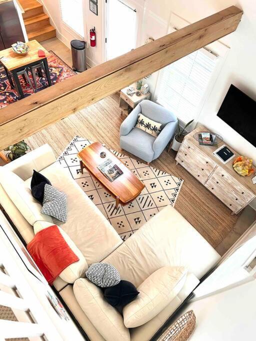 Liz Lane Cottage- Entire Guesthouse Чарлстън Екстериор снимка