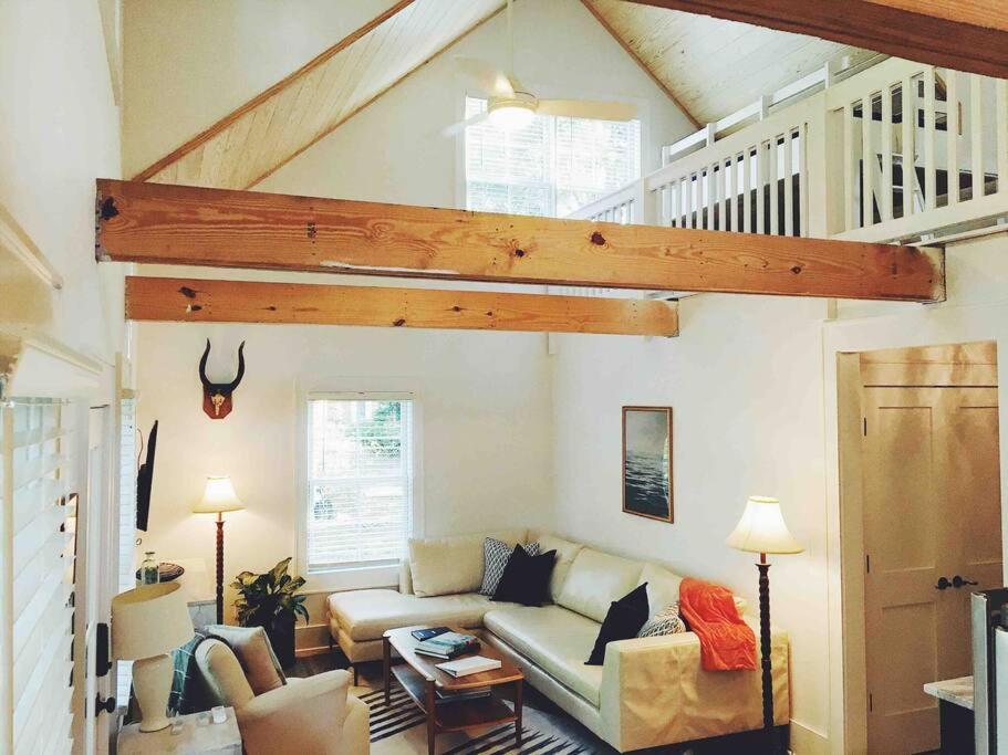 Liz Lane Cottage- Entire Guesthouse Чарлстън Екстериор снимка