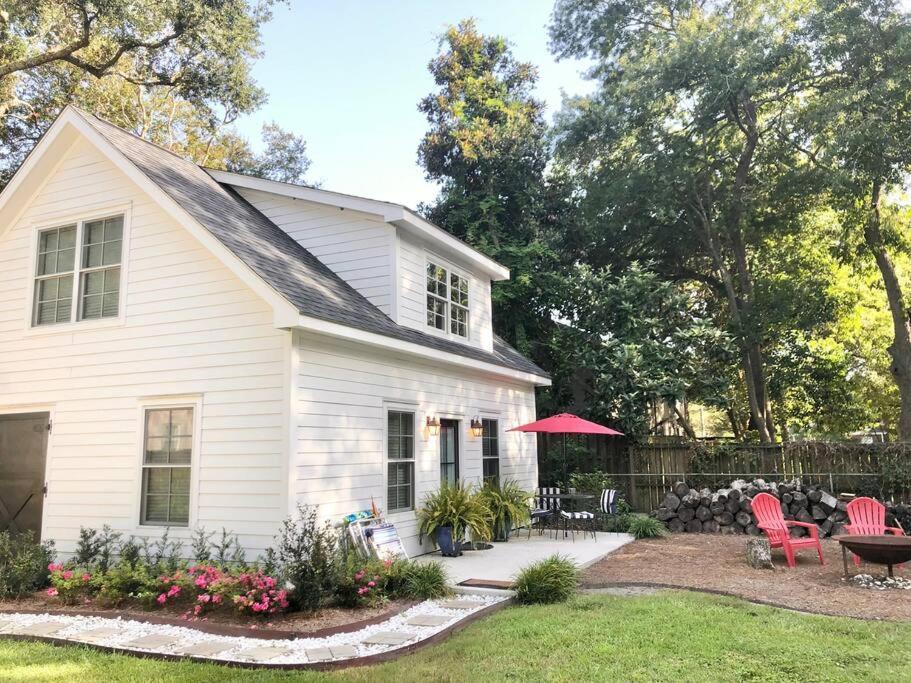 Liz Lane Cottage- Entire Guesthouse Чарлстън Екстериор снимка